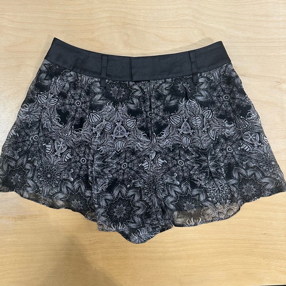 Helmut Lang Mandala Viscose Print Short - Picture 3 of 7